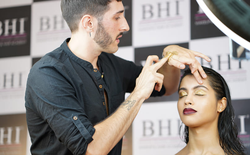 Where can you Find the Best Make Up Service Mumbai? 1